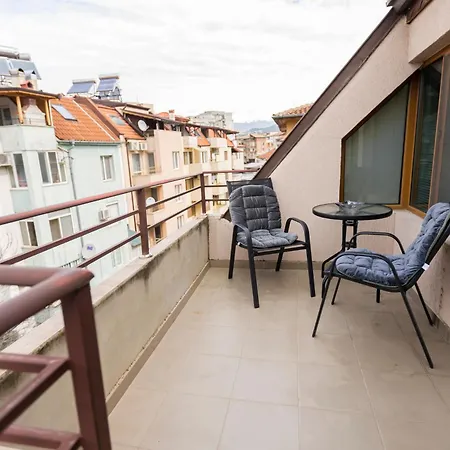 Djanina 3 Apartment