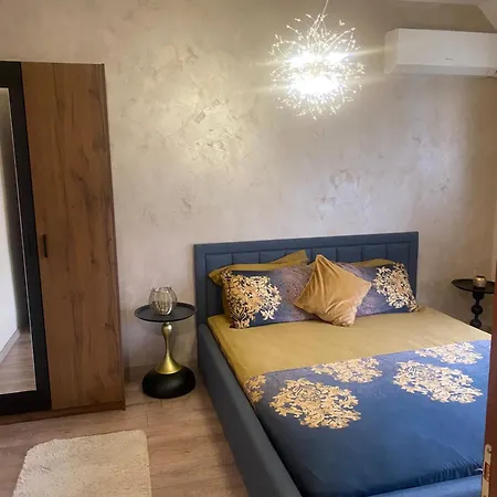 Djanina 3 شقة ساندانسكي